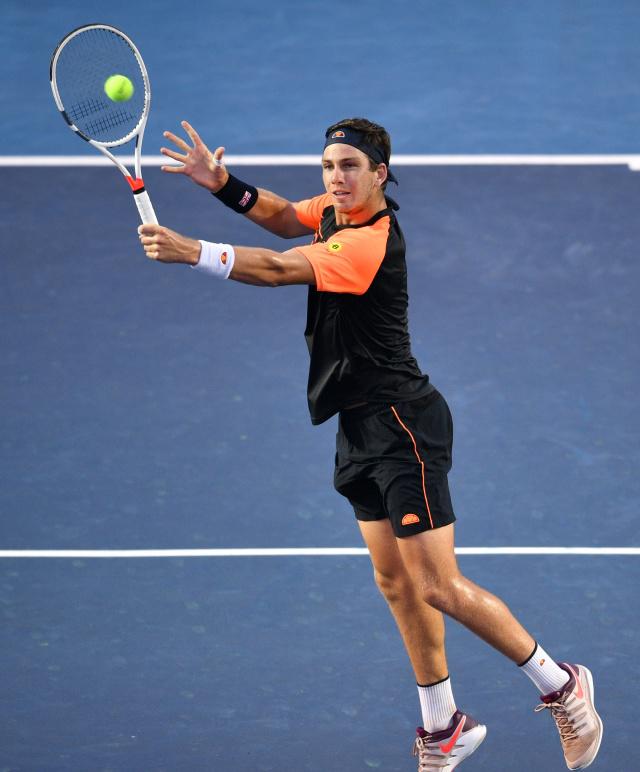 反而借助全 反而借助全