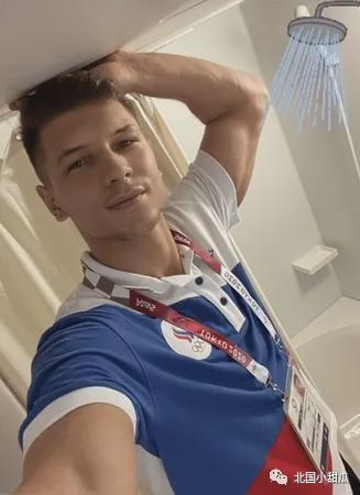 刘诗雯肩负 刘诗雯肩负