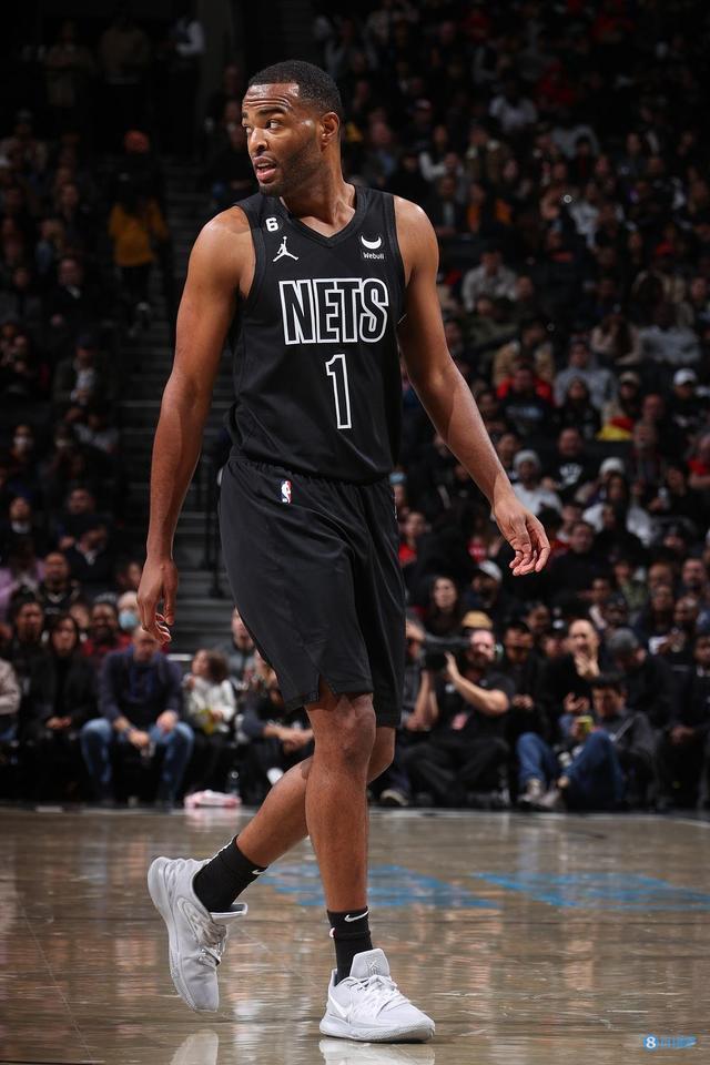 寒冷四月的 寒冷四月的